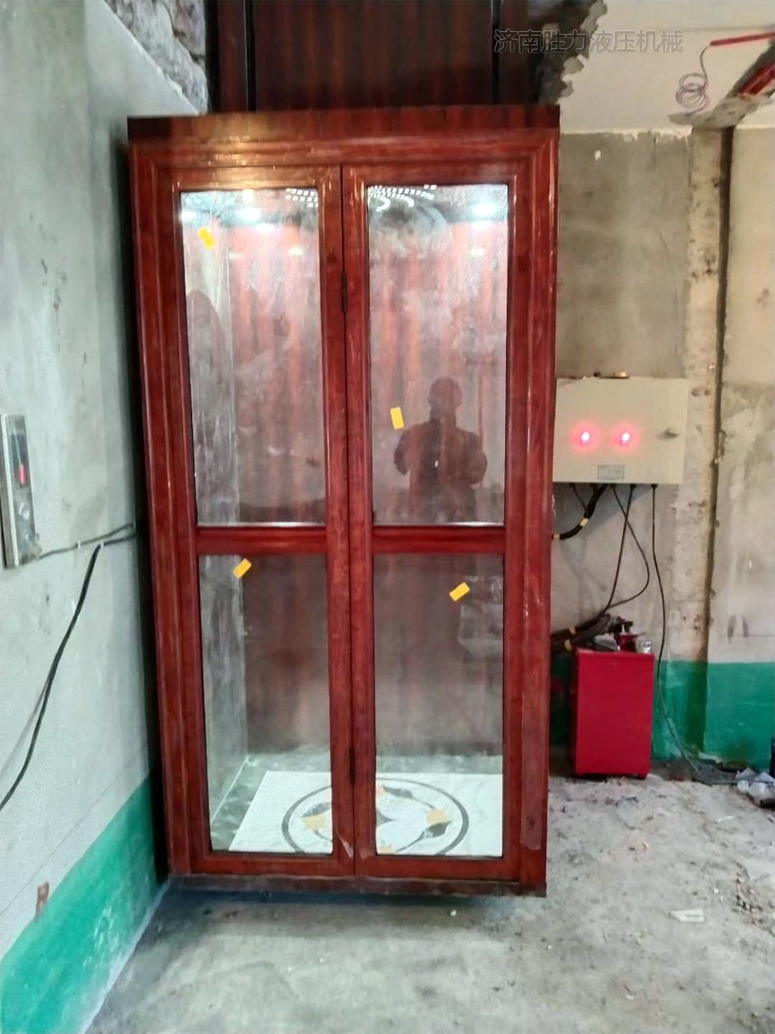 家用小型電梯在西安安裝完畢！